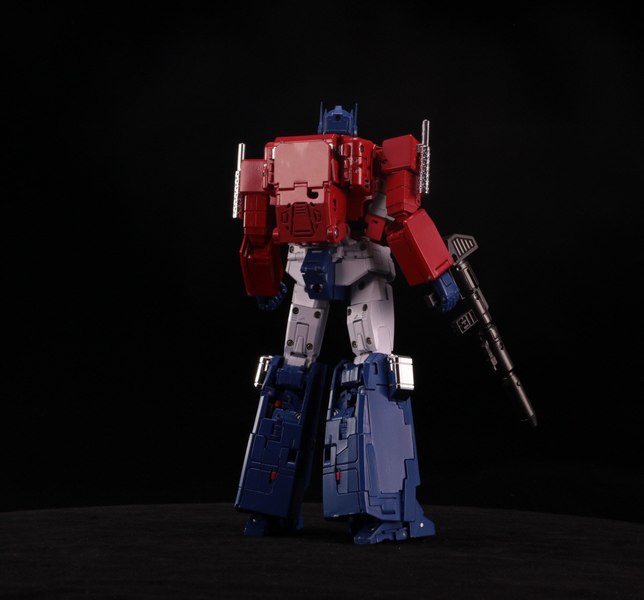 TakaraTomy MP 44 Convoy Masterpiece Optimus Prime 3 Full Official Stock Photos 05 (5 of 26)